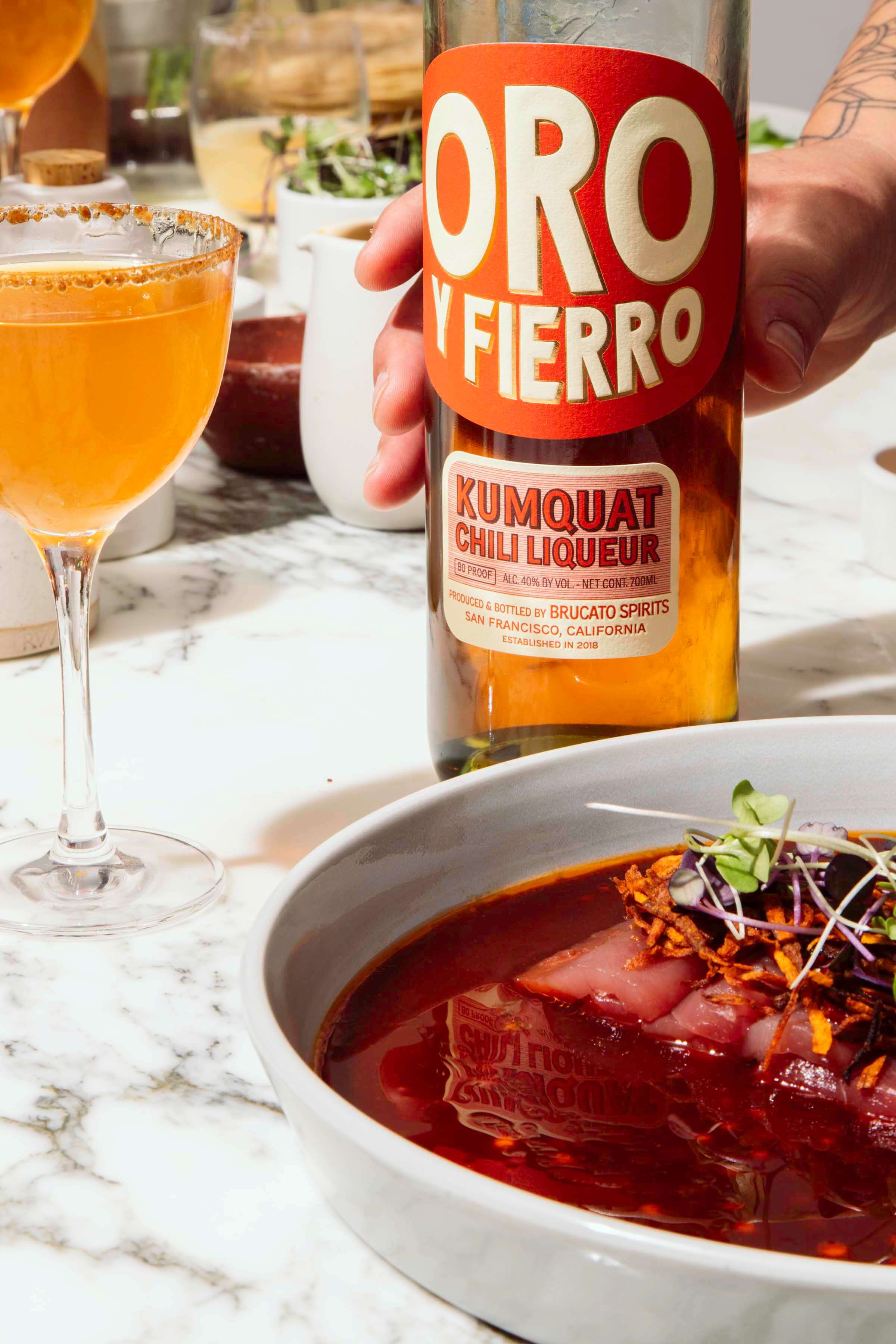 brucato-oro-y-fierro-kumquat-chili-liqueur-700ml-4