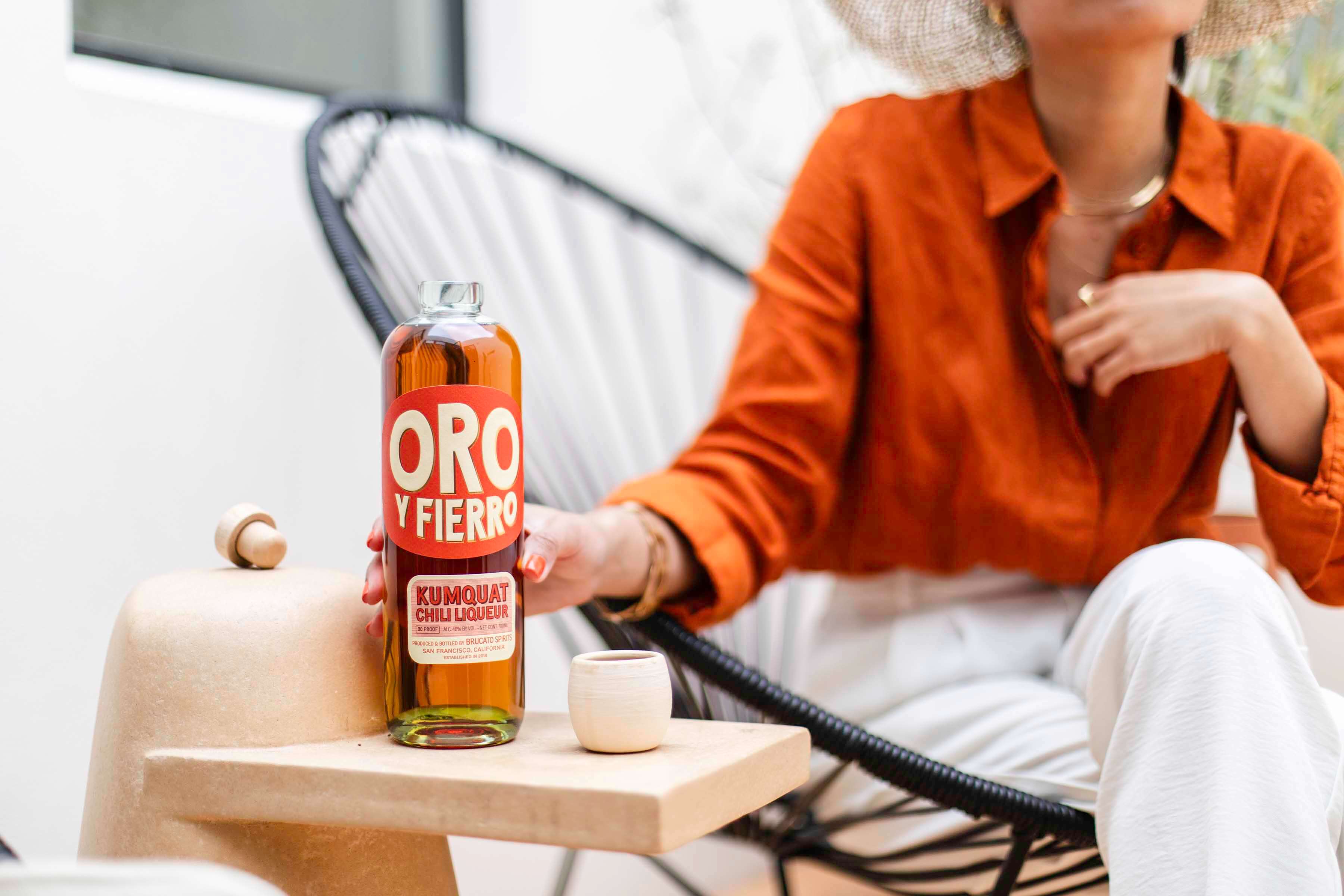 brucato-oro-y-fierro-kumquat-chili-liqueur-700ml-2