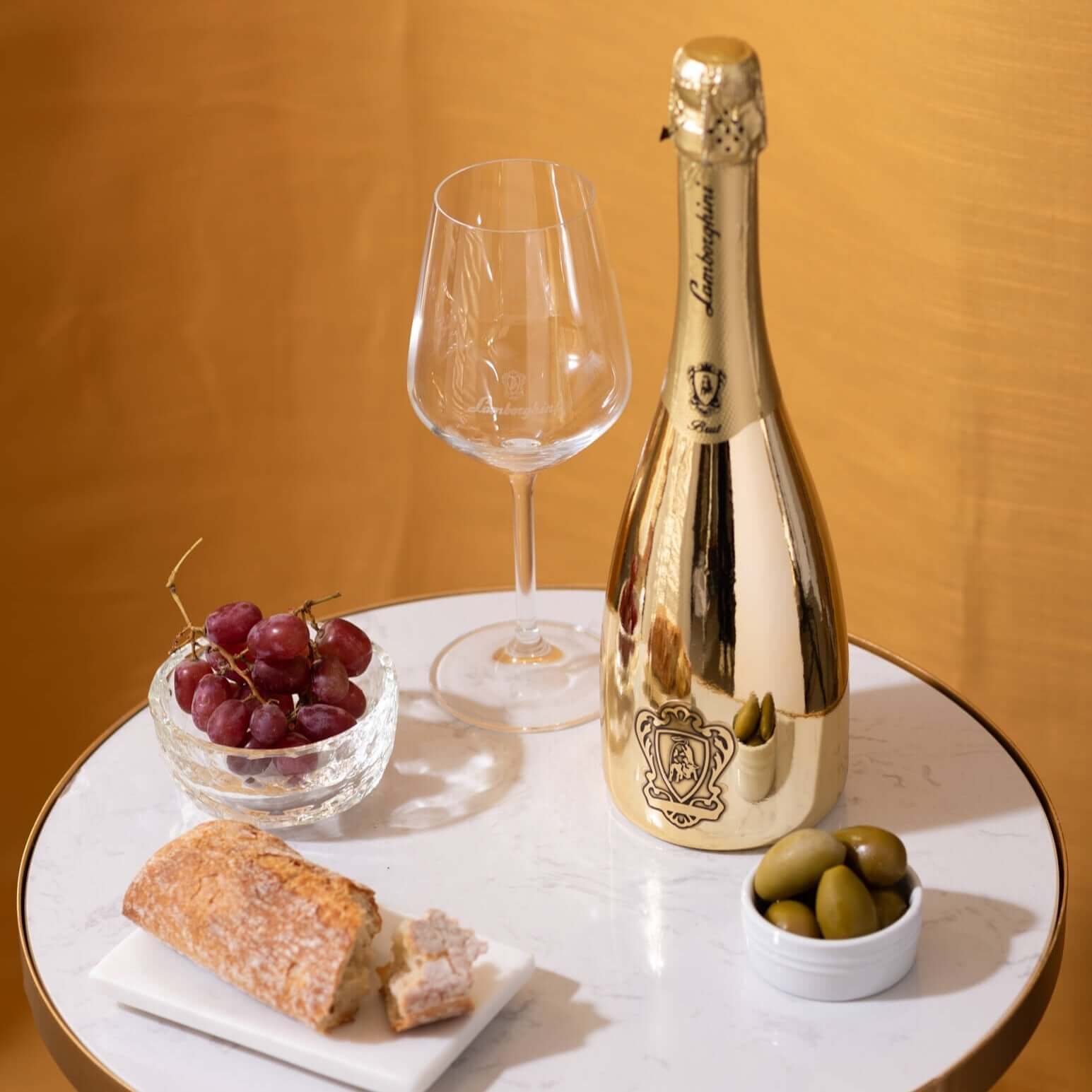 Lamborghini: Oro Vino Spumante with Gift Set - BuyMyLiquor